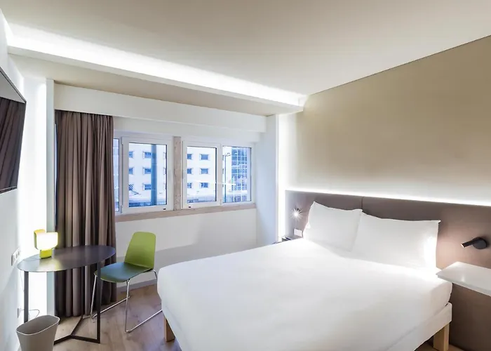 Ibis Styles Centro Marques De Pombal 3* ליסבון